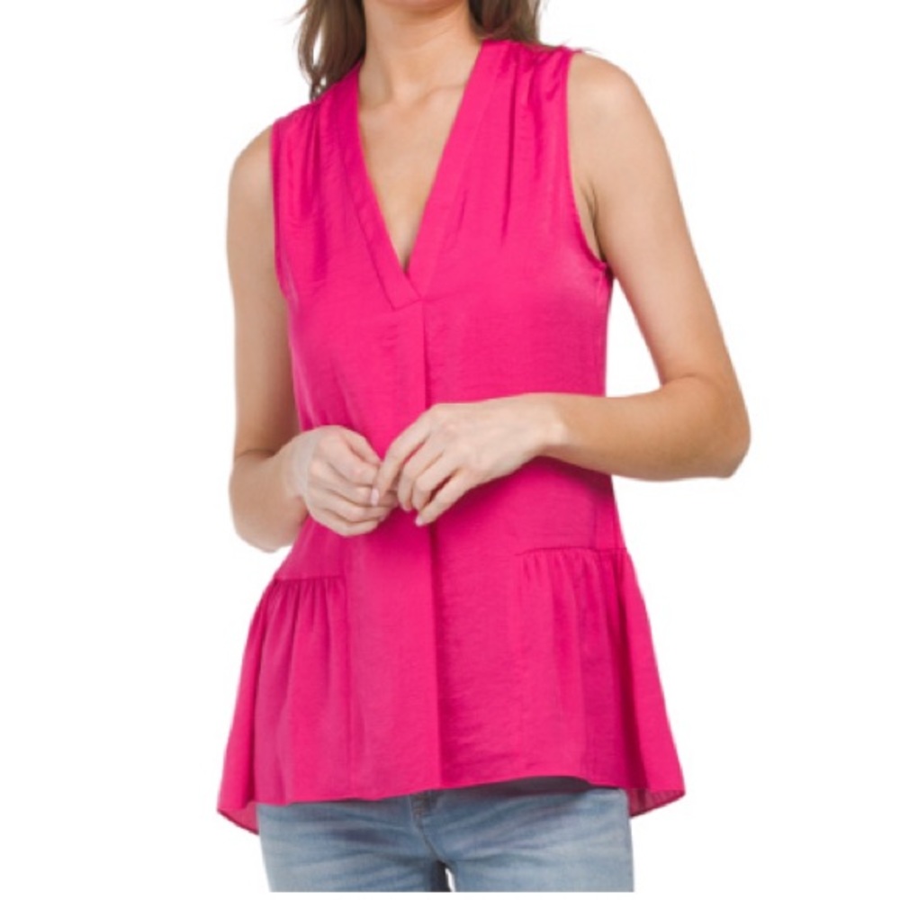 ⭐️PRICE DROP⭐️ Vince Camuto Ruffle Hem Rumple Satin Top
